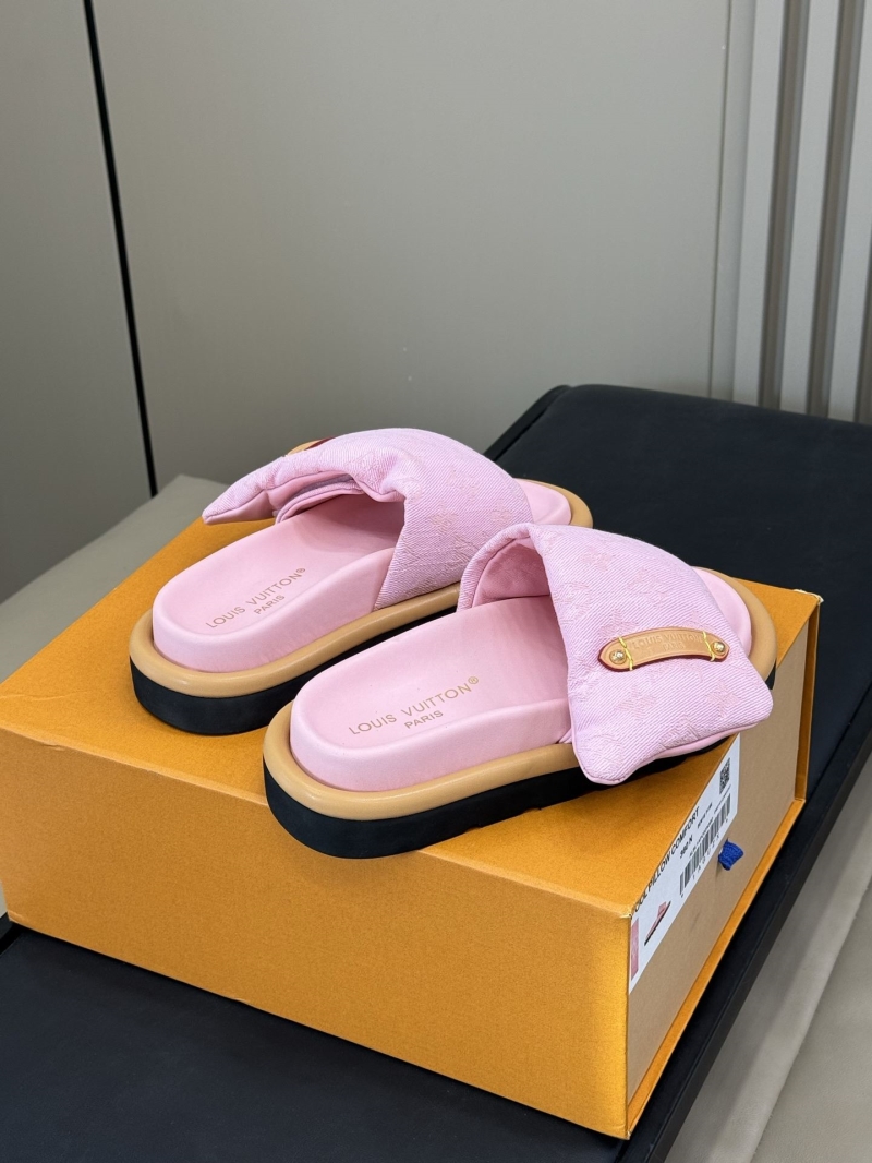 l0vis Vvtt0n slippers